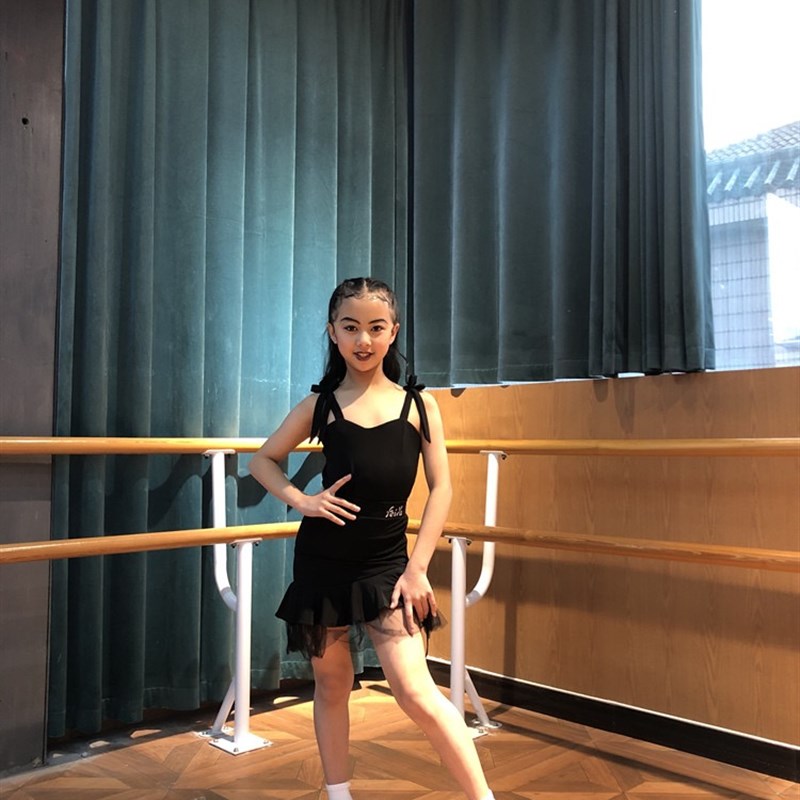 拉丁舞服儿童女表演服q分体演出服新款练功夏季高级感女童拉丁舞