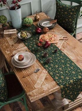 Gold amping table runner luxury linen place mat green red