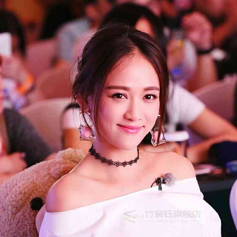 Contracted neck chain with clavicle joker black neck