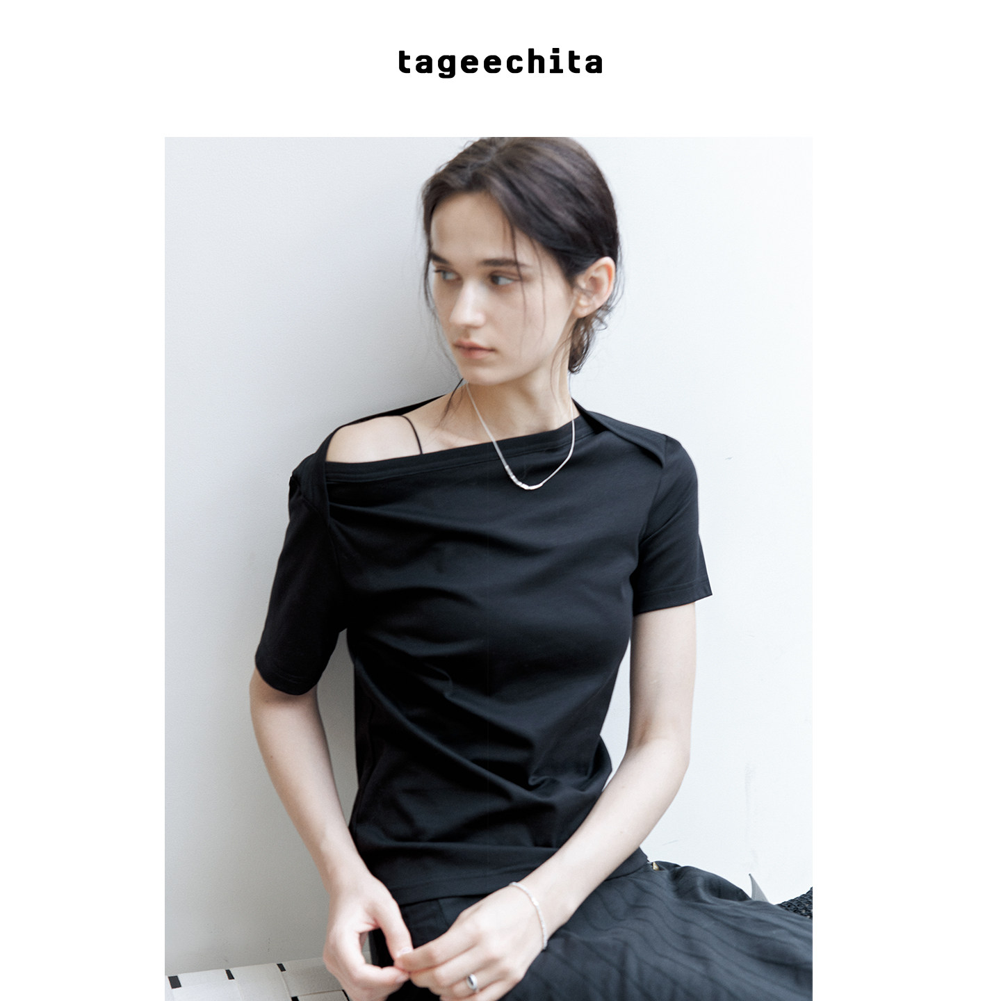TAGEECHITA 匹马棉 基础纯色短袖上衣女设计感一字领多穿正肩T恤