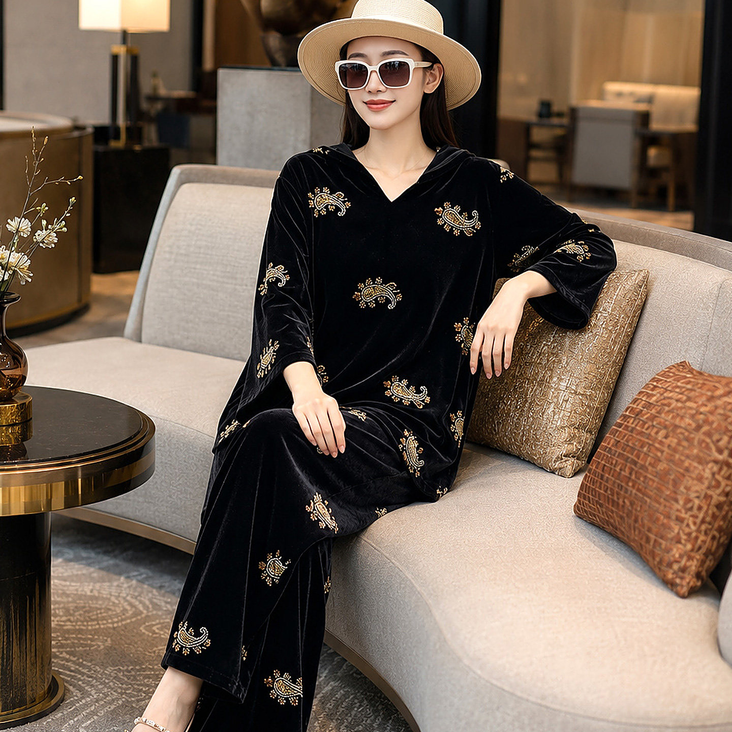 虫音丝绒两件套女黑色高级感轻奢刺绣宽松显瘦洋气质时尚减龄套装