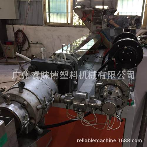 PP复合塑料蜂窝产设备 高速PP管材挤出线