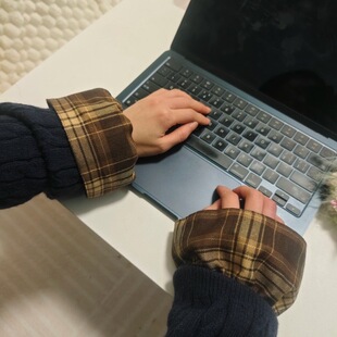 日系袖套高颜值可爱格子袖套秋冬女款办公室羽绒服长款上班族