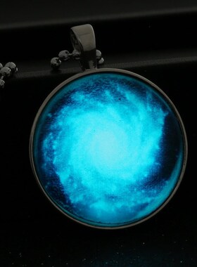 Hot Fashion Noctilucent Galaxy Nebula Universe Pendant Neckl