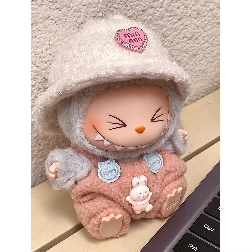 Labubu衣服棉花娃娃一二三拉布布公仔通用娃衣穿戴粉色小兔背带裤
