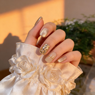 纯手工穿戴甲秋冬奶茶色晶石猫眼美甲香槟钻爆闪显白短款 851