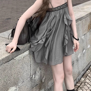 复古慵懒少女纯欲短裙子减龄小众设计高级感A字吊带连衣裙上衣女