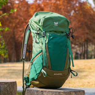 专业登山包女户外轻便悬浮背负徒步双肩包轻量化旅行背包爬山35升