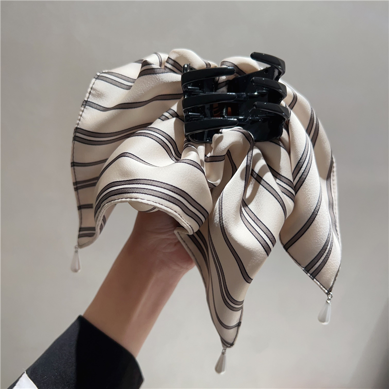 缎面兔小洁条纹方巾发夹气质抓夹