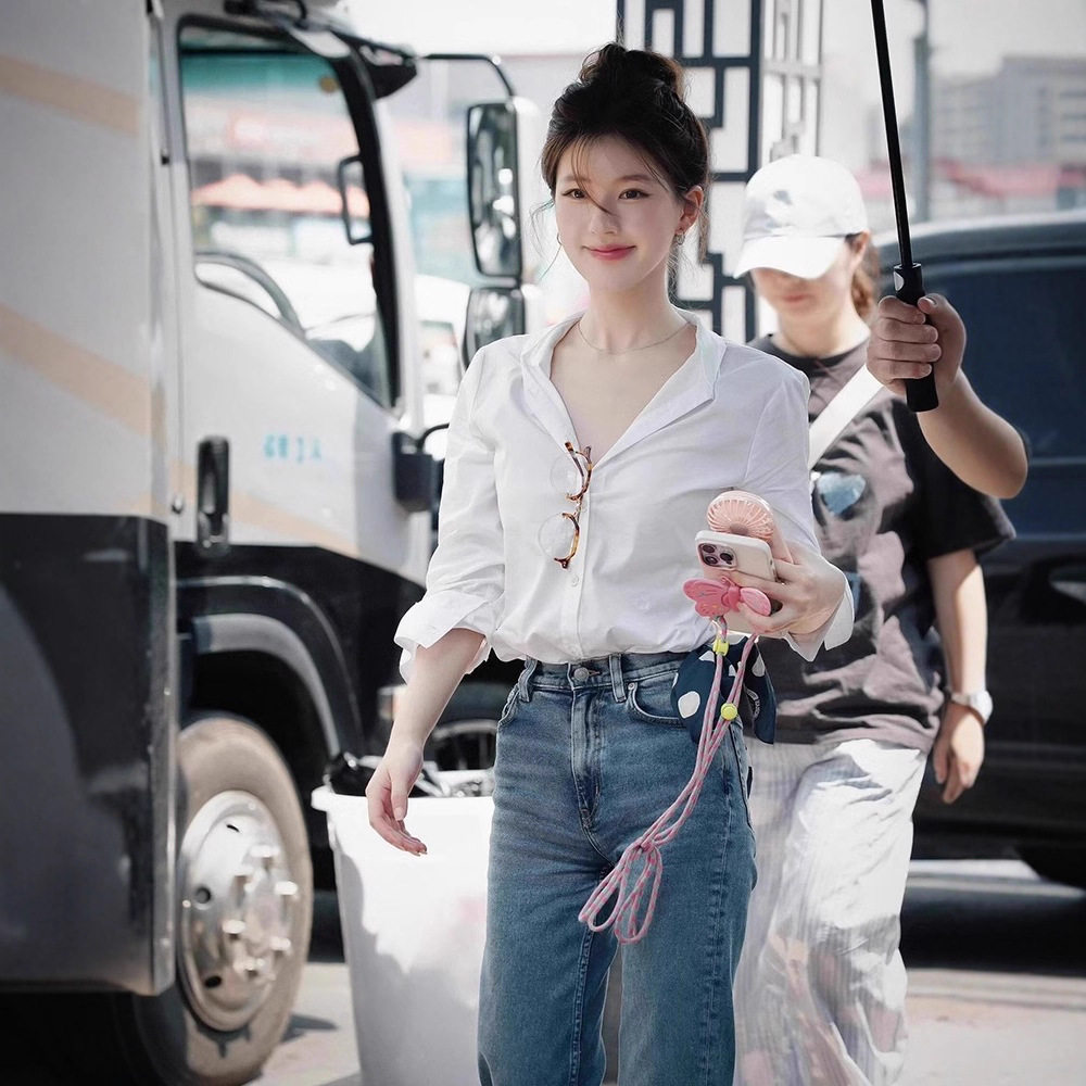 许我耀眼赵露思许研同款衣服白色衬衫女气质休闲职业上衣穿搭春秋图片