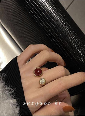 suzyacc kr法式复古红色水钻小球戒指女轻奢小众精致食指戒可调节