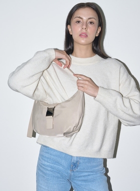 韩国自创品牌ALKI ALKA半月形尼龙布流浪汉包 月牙包斜挎包单肩包