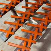 结婚礼品 21CM高 实木壁挂墙挂件 手持木十字架 摆件 红色十字架