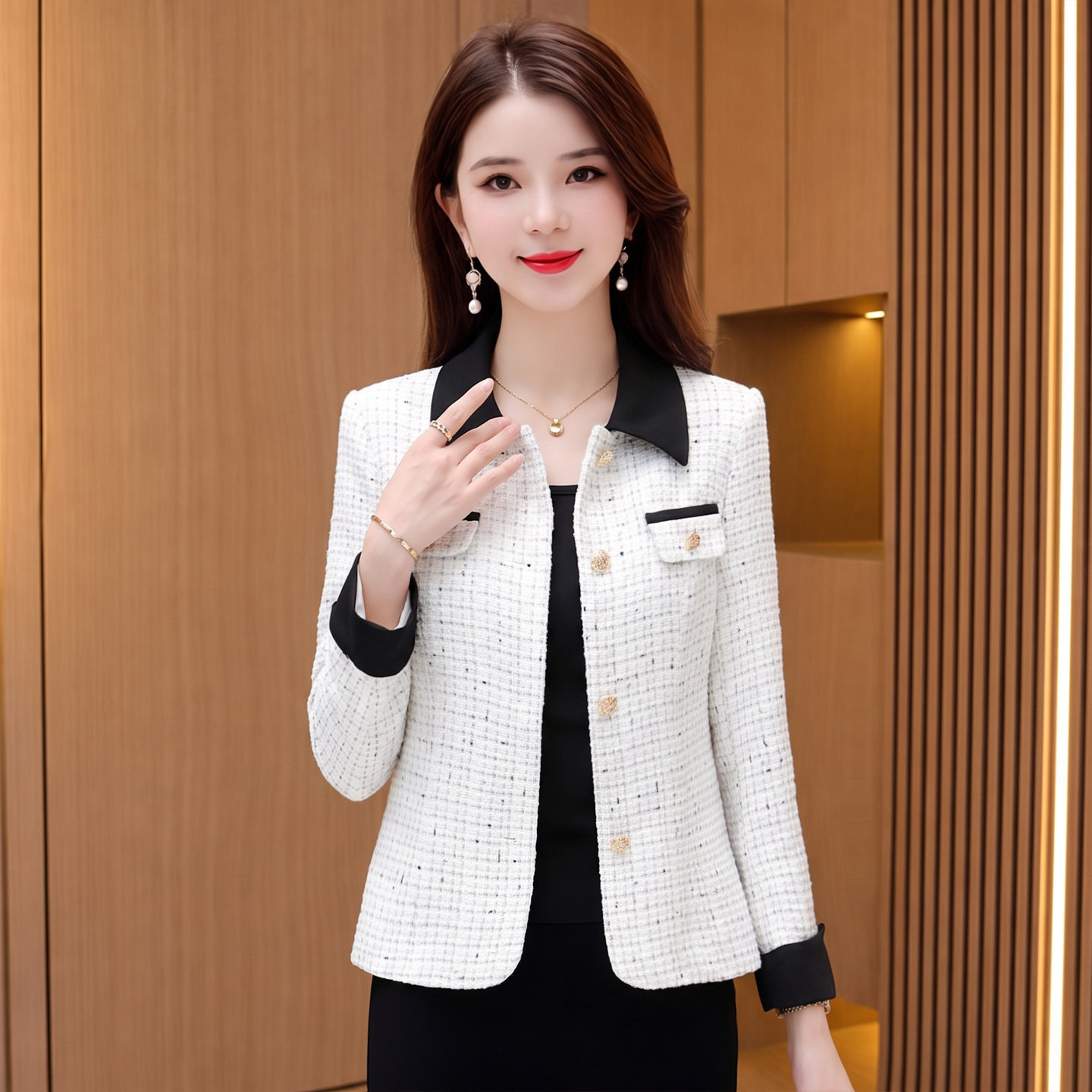 杭州白色小香风外套女士春秋今年流行爆款贵夫人妈妈西装短款上衣