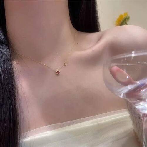 新款小巧锆石四叶草项链女小众轻奢百搭高级感不掉色简约锁骨链