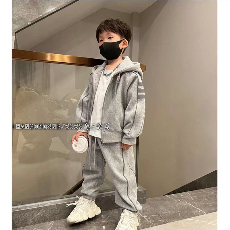 热销亲子装连帽开衫两件套装现货秋新款一家三口母V子母女幼儿园