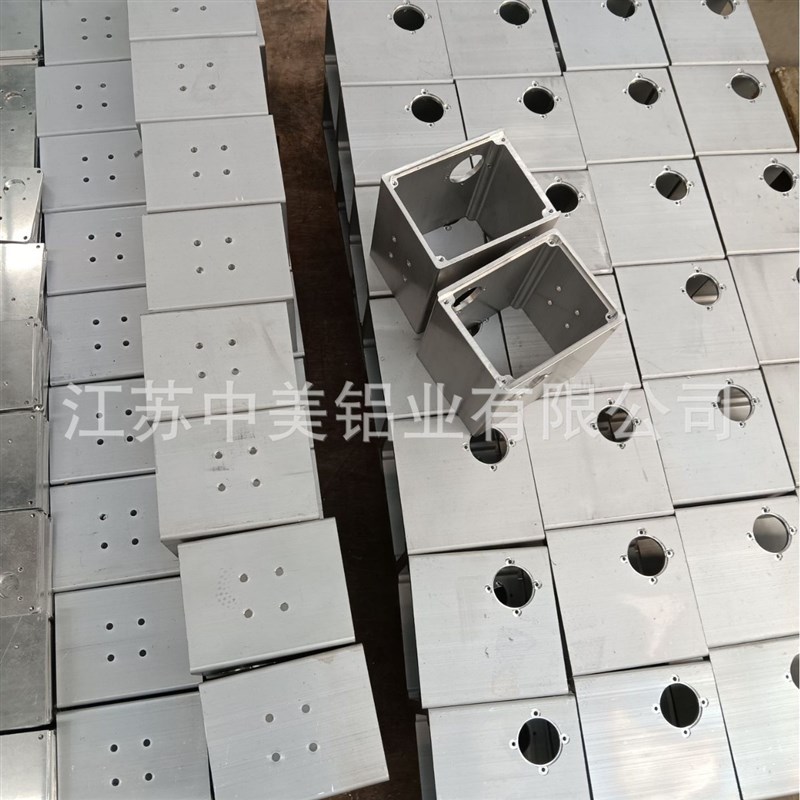 热销徐州厂家直供型材深加工 铝管D圆管方管弯管折弯焊接 来图加