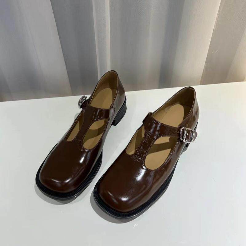 真皮复古玛丽珍单鞋2026春秋新款T型粗跟小皮鞋配裙子浅口女鞋子