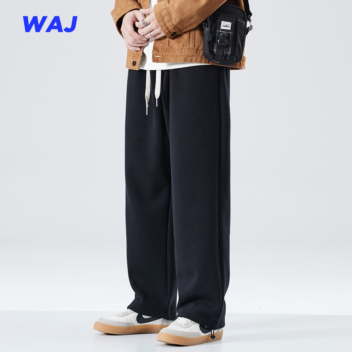 秋冬款保暖加绒加厚宽松运动卫裤