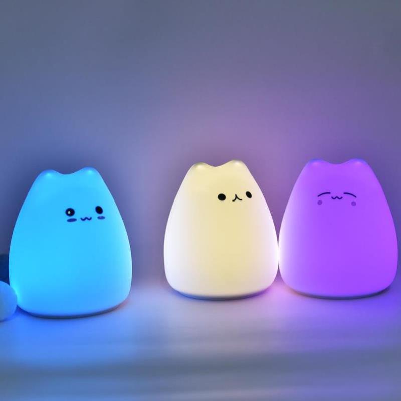 新款小猫拍拍硅胶灯儿童电池创意卡通七彩迷你氛围感应小夜灯