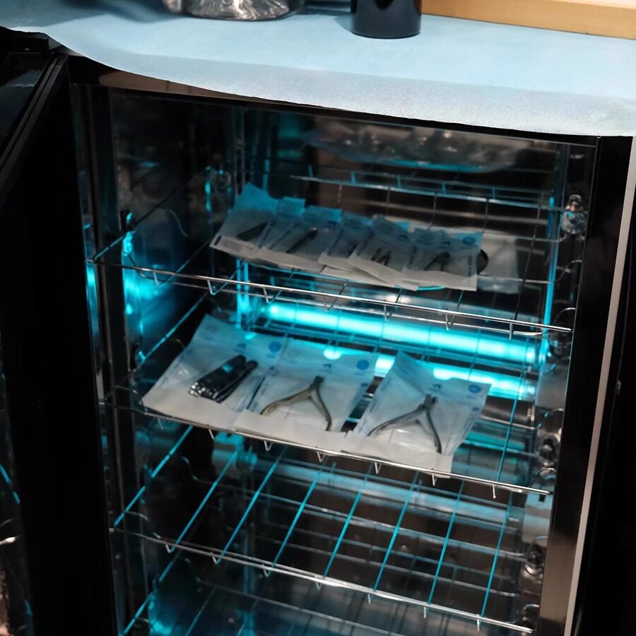 医疗器械消毒柜桌面柜立式机洗浴用品灭菌医用手术工具房卡资料图片