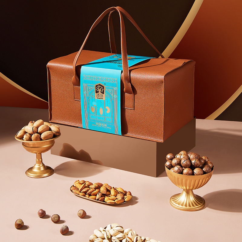 臻味坚果大礼包环球风情2.15kg进口干果礼盒皮箱中秋节送礼品团购