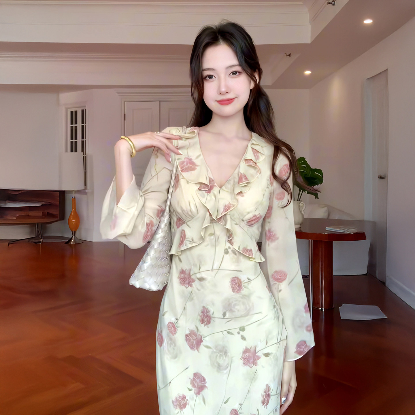 法式V领荷叶边喇叭袖秋款连衣裙