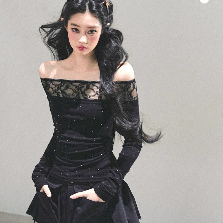 黑色一字肩波点长袖T恤女秋冬磨毛修身辣妹设计感蕾丝边露肩上衣