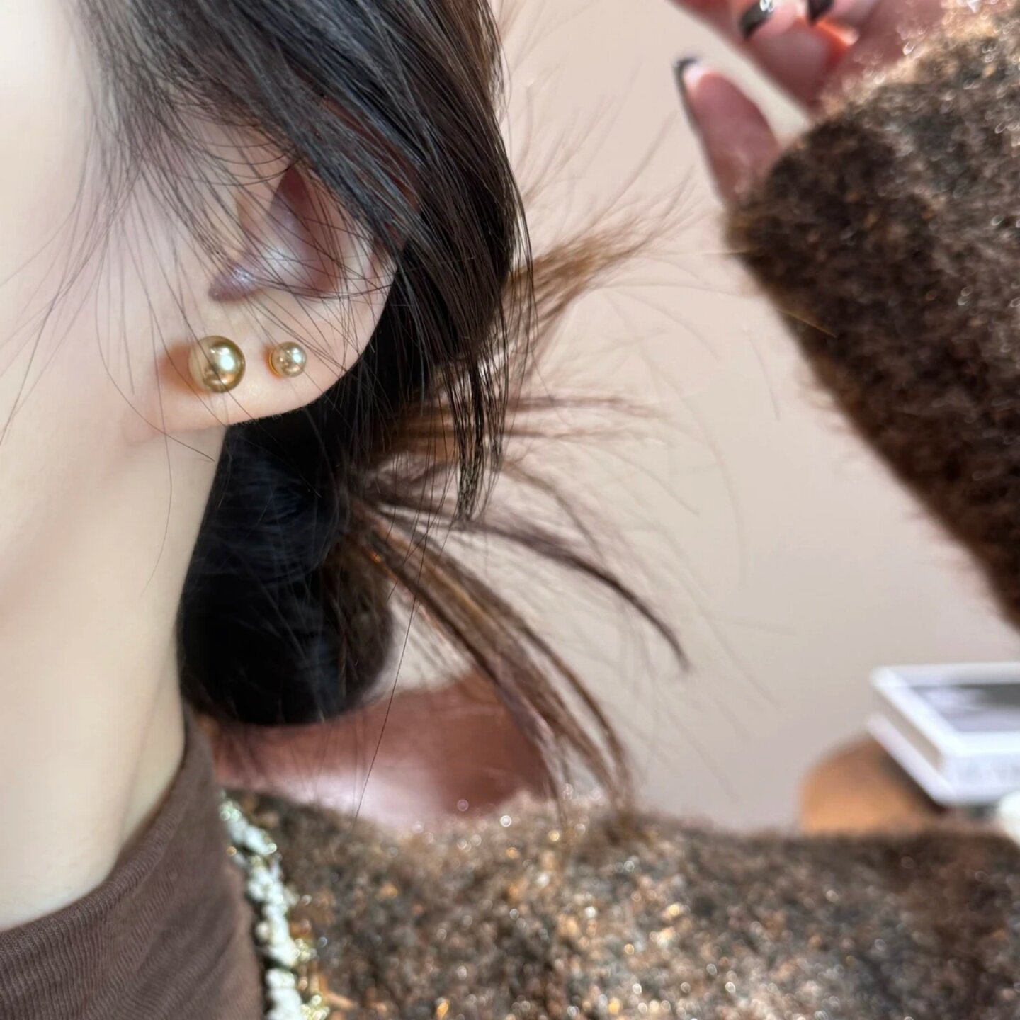 黑糖饰品2026新款爆款茶金珍珠耳环女小众设计感时尚气质百搭精致