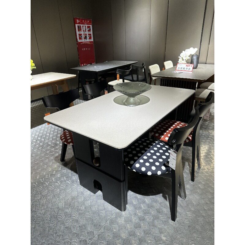 现代简约米白岩板餐桌椅组合家用轻奢长方形饭桌中古奶油风餐桌