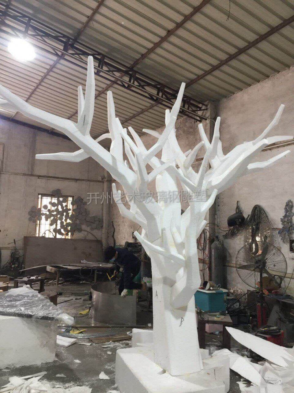 深圳厂家直销大型树公园广场游乐园雕塑仿真枯树大型植物造景摆件