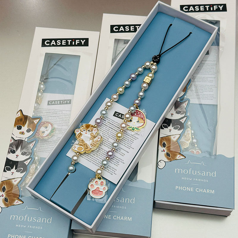 CASETiFY草莓猫咪串珠手机链挂件
