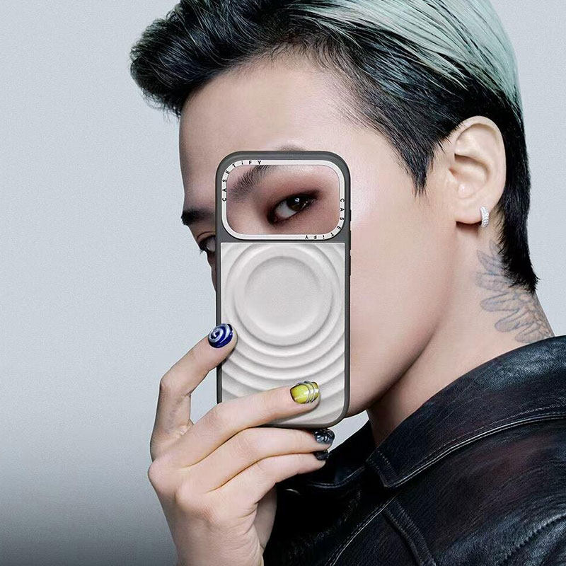 现货CASETiFY权志龙联名金属波漾壳适用于苹果iPhone17promax磁吸手机壳17pro银色铝制波浪极简高级感保护套