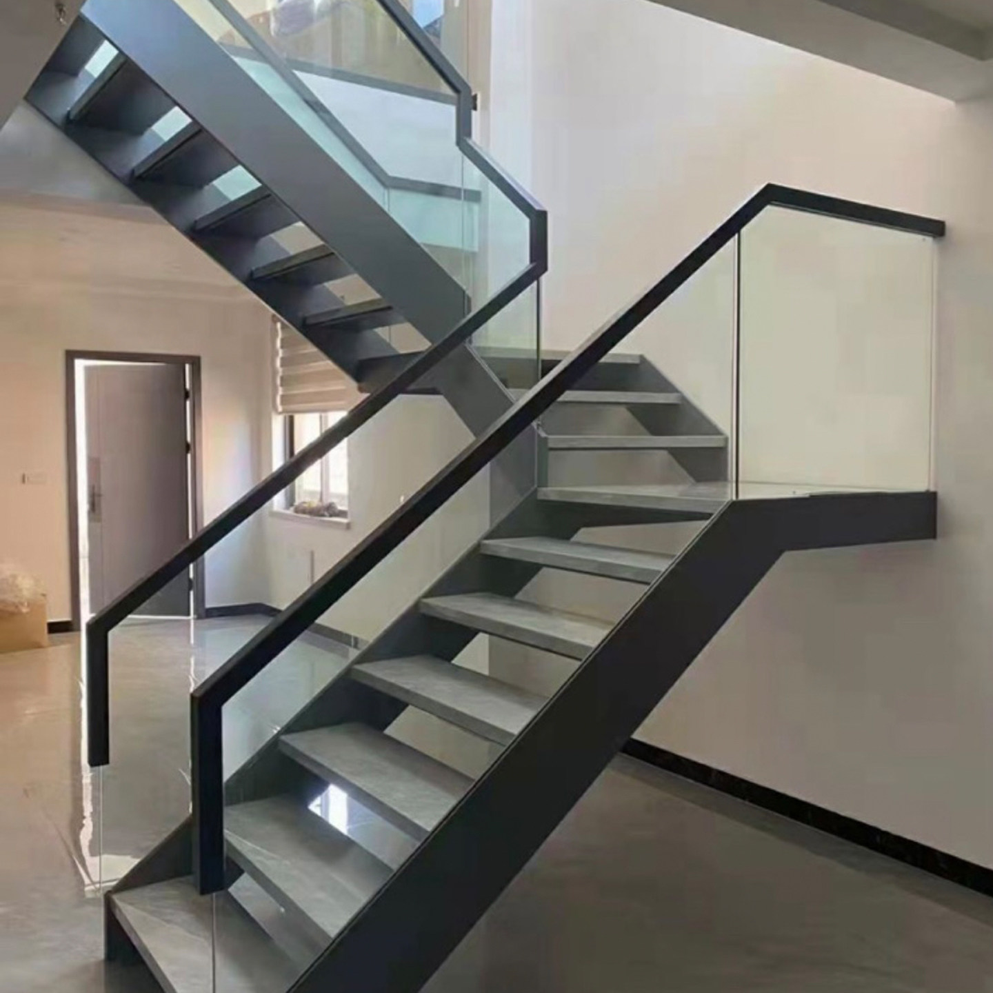 实步高楼梯直梯踏步双梁龙骨钢板实木踏板整体钢木玻璃别墅loft