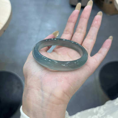 天然高冰玛瑙玉髓冰种手镯女显白
