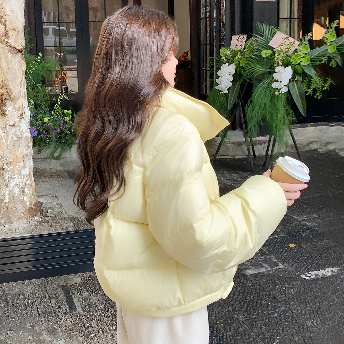 黄色立领短款羽绒服白鸭绒厚外套