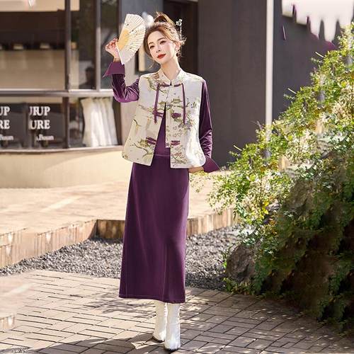 新中式国风刺绣套装马甲丝绒三件