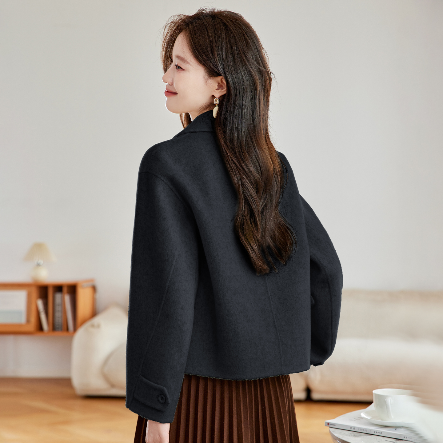 深冬独特超好看短款毛呢外套女