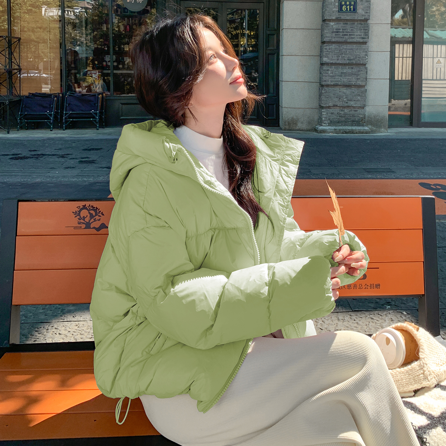 氛围感绿色短款羽绒服女轻薄外套