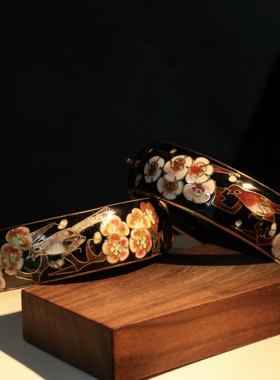 回流收藏级别创汇时期景泰蓝黑地喜上眉梢卡扣手镯老货开口手镯