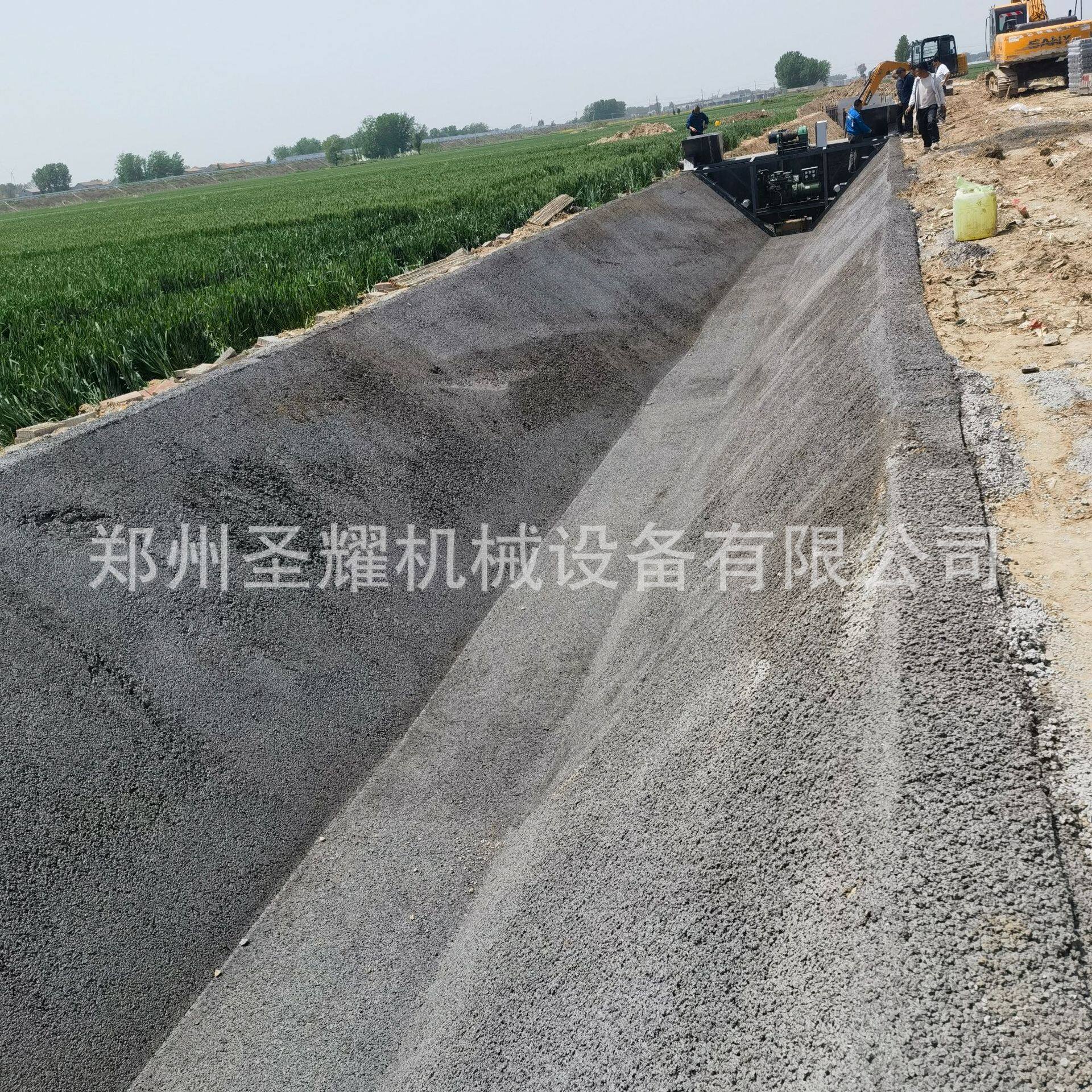 现浇式U型槽成型机高标准农田灌溉排水沟U型渠成型机梯形渠成型机