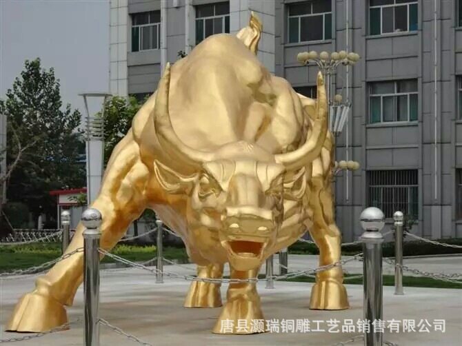 灏瑞铜雕厂制作牛气冲天铜牛摆件铸铜华尔街牛雕塑3米