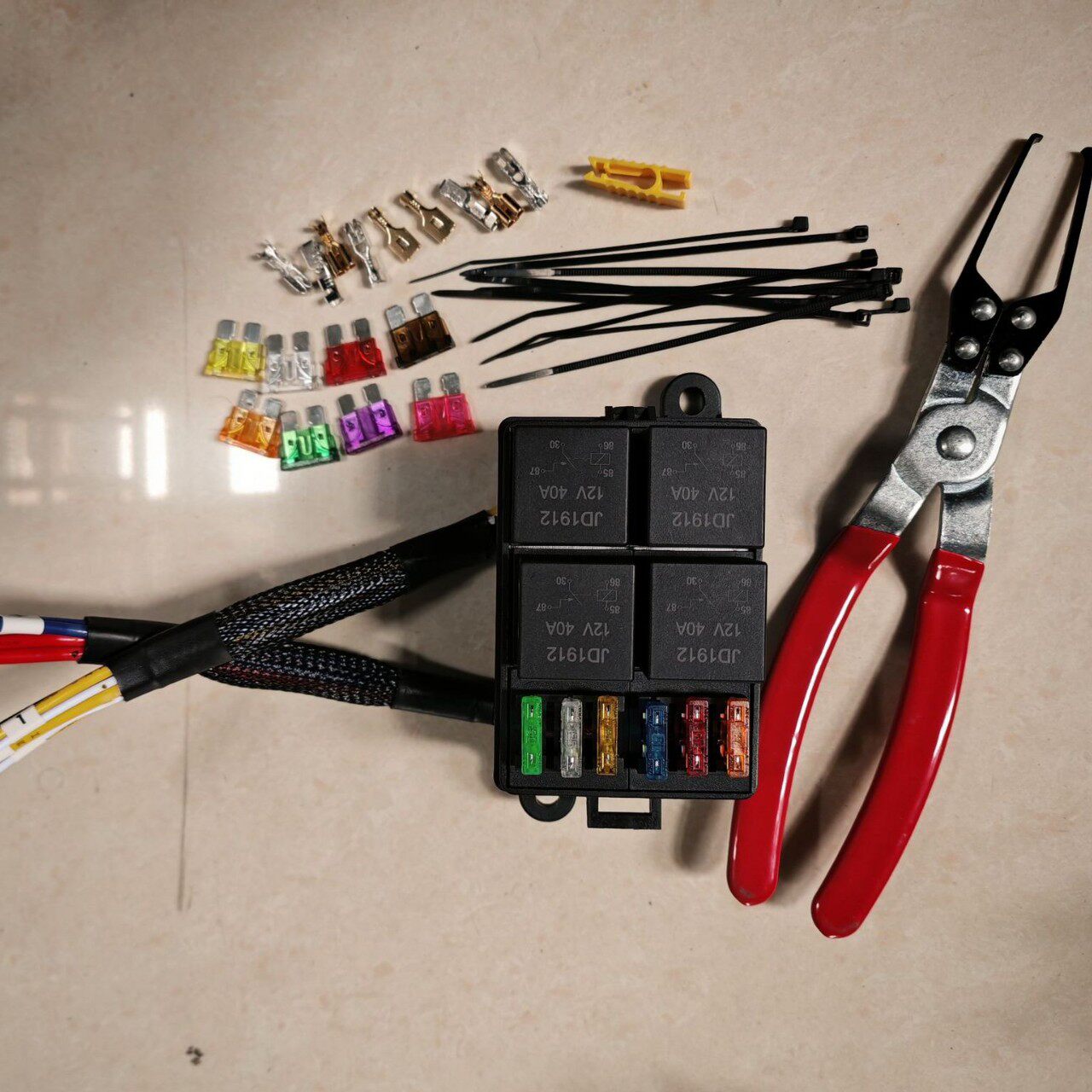 12V24V6+4预接线保险丝继电器盒40A继电器叶片保险丝块套件