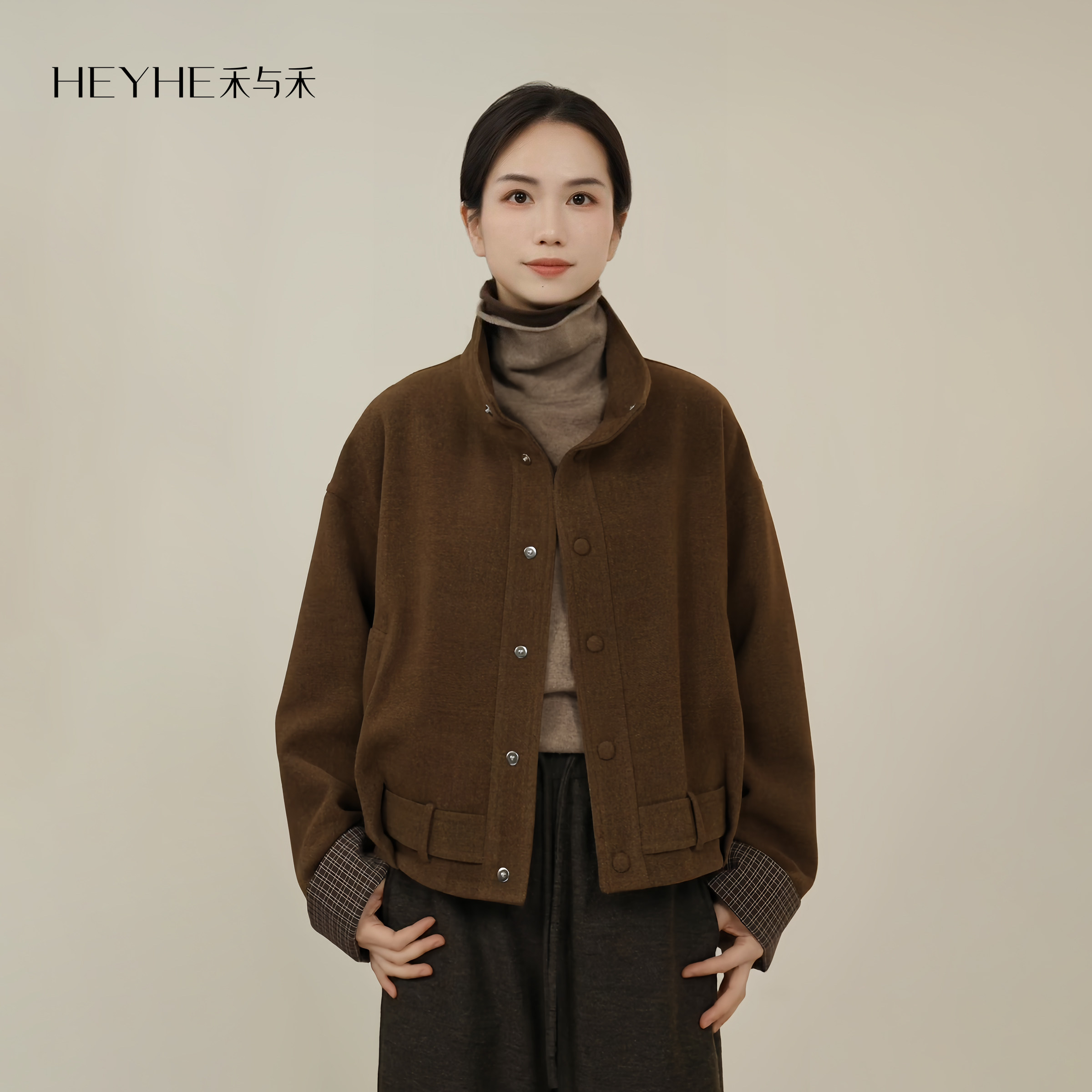 小禾【魔方】极简立领设计袖口翻折格纹可机洗仿腰带下摆短外套女,女装/女士精品,短外套,淘宝优惠券,粉丝福利购,淘宝优惠卷