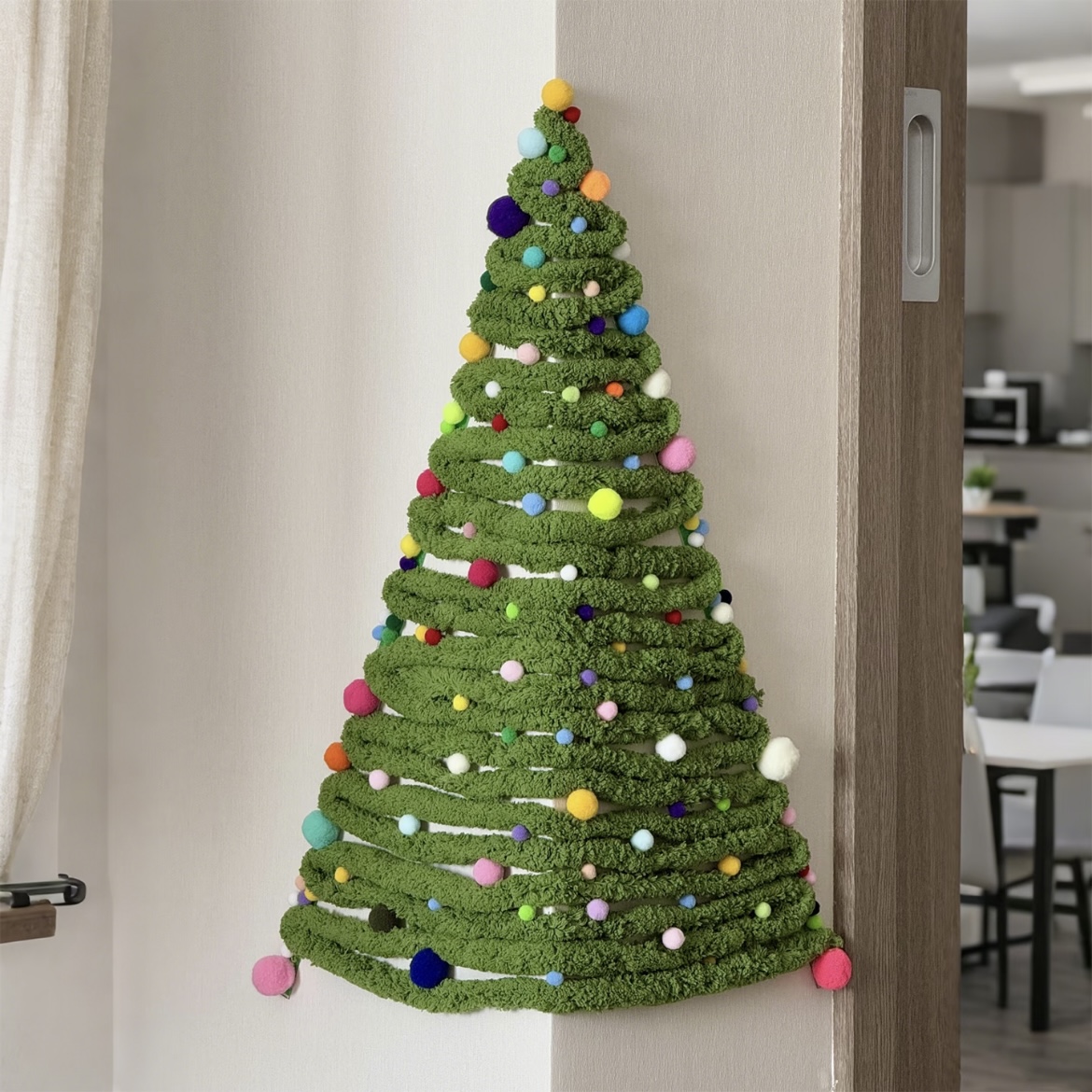 手工冰条粗毛线圣诞树装饰布置