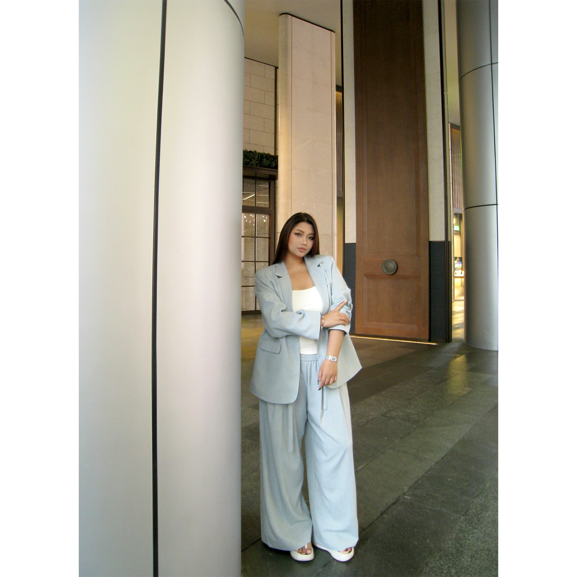 南黑微胖大码运动休闲宽松西装外套女春夏新款胖mm显瘦西裤两件套