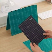 可得优彩色折叠切割板A4垫板雕刻板a3手工垫板美工雕刻板防割垫学生用手帐A5学习书写垫创意写字板qgd