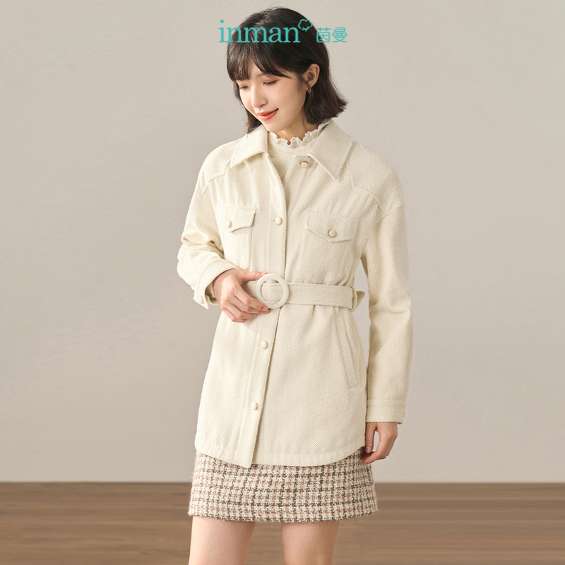 后背绣花微落肩宽松版型，包容性强