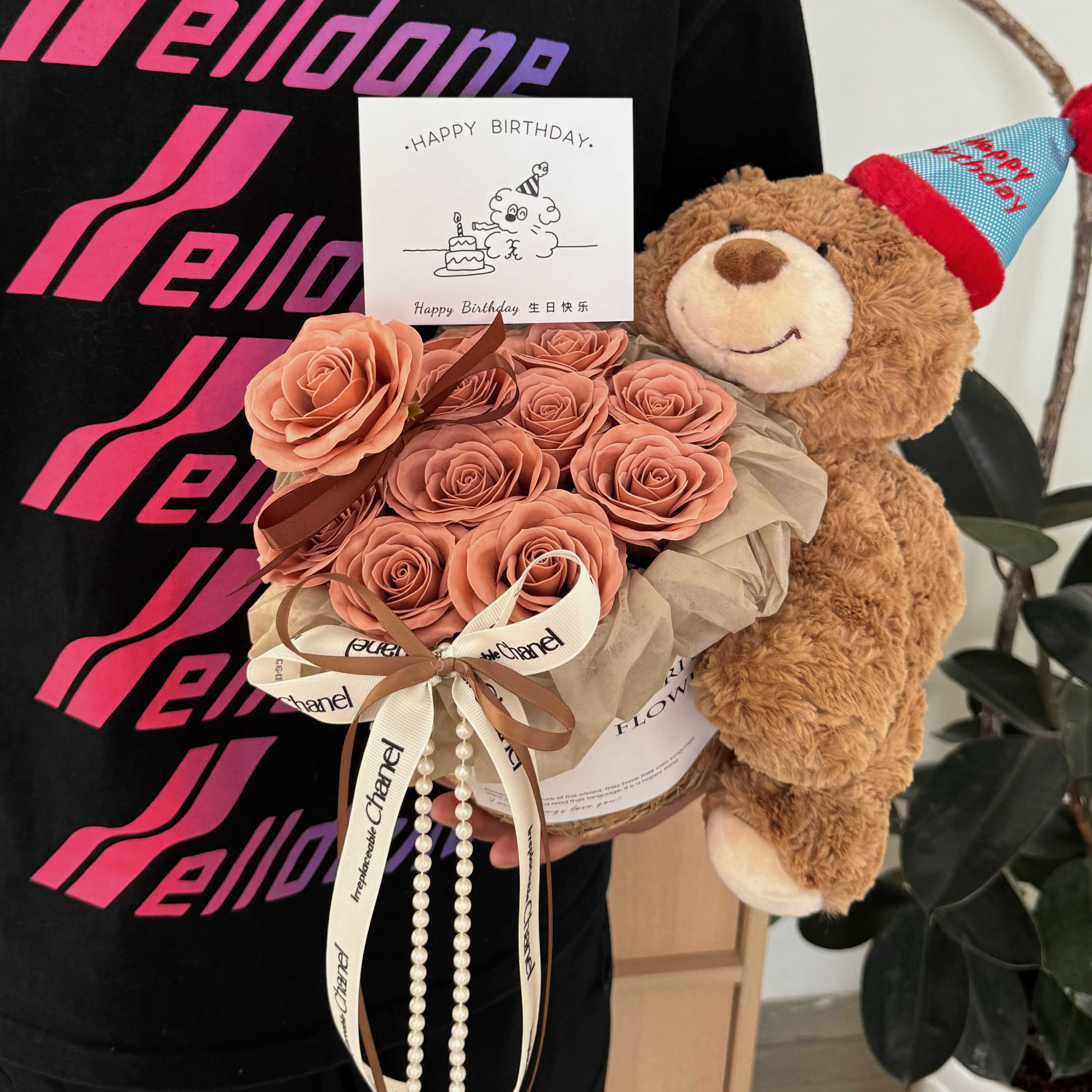 永生花送闺蜜小熊公仔可爱抱抱桶