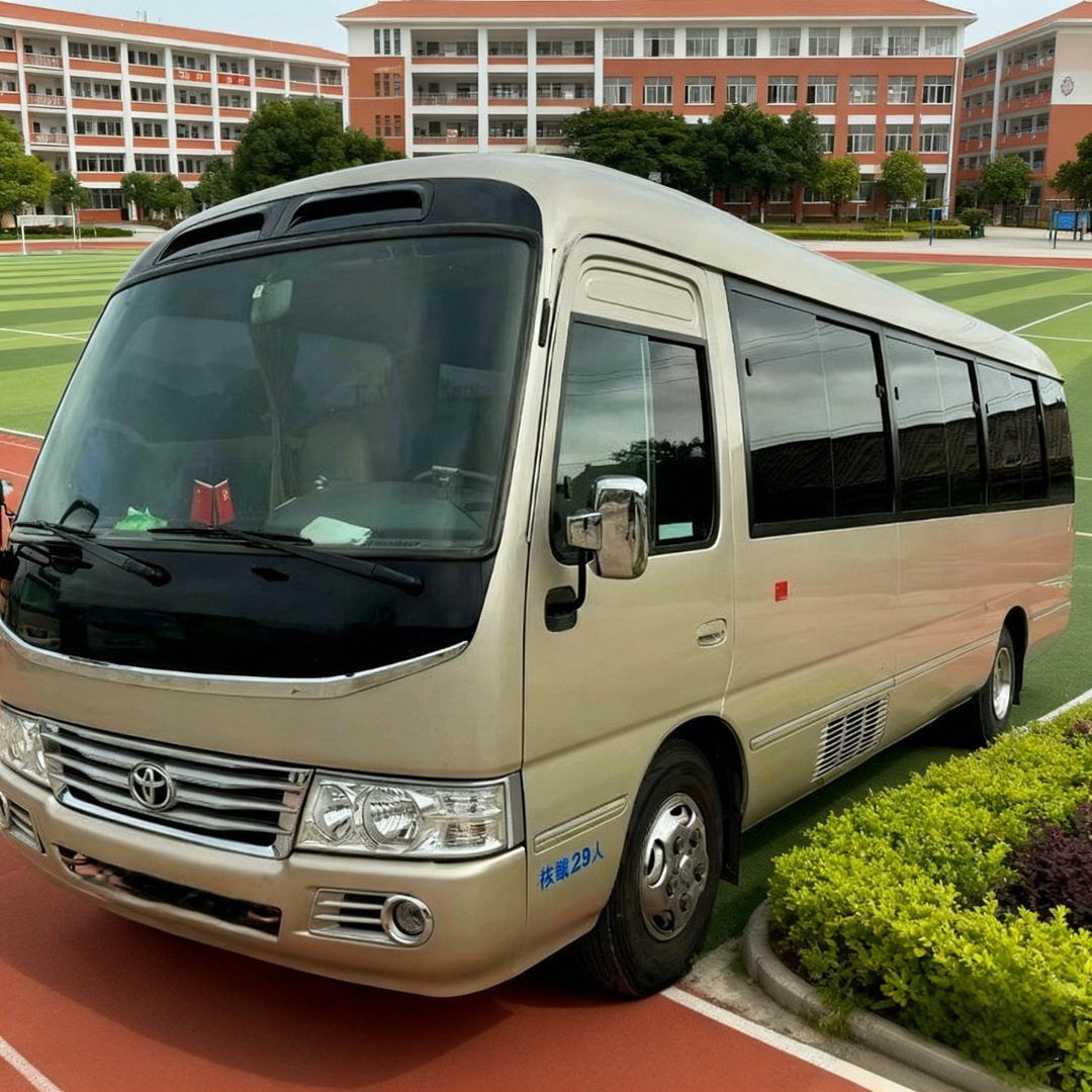 跨境考斯特19-23座商务豪华巴士 电动门 6米欧三排放中巴客车